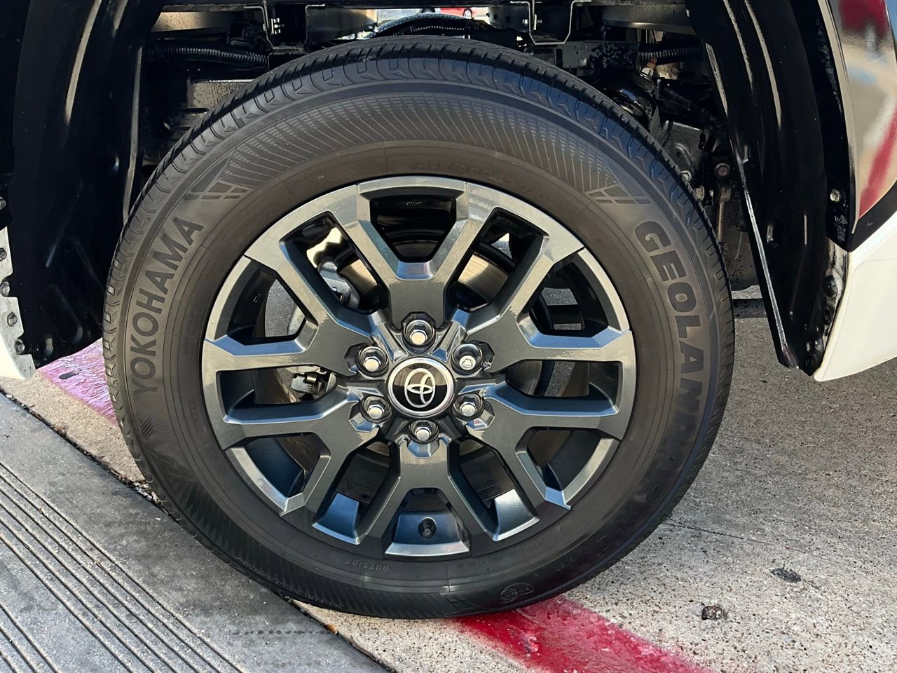Used 2023 Toyota Tundra Platinum image 9