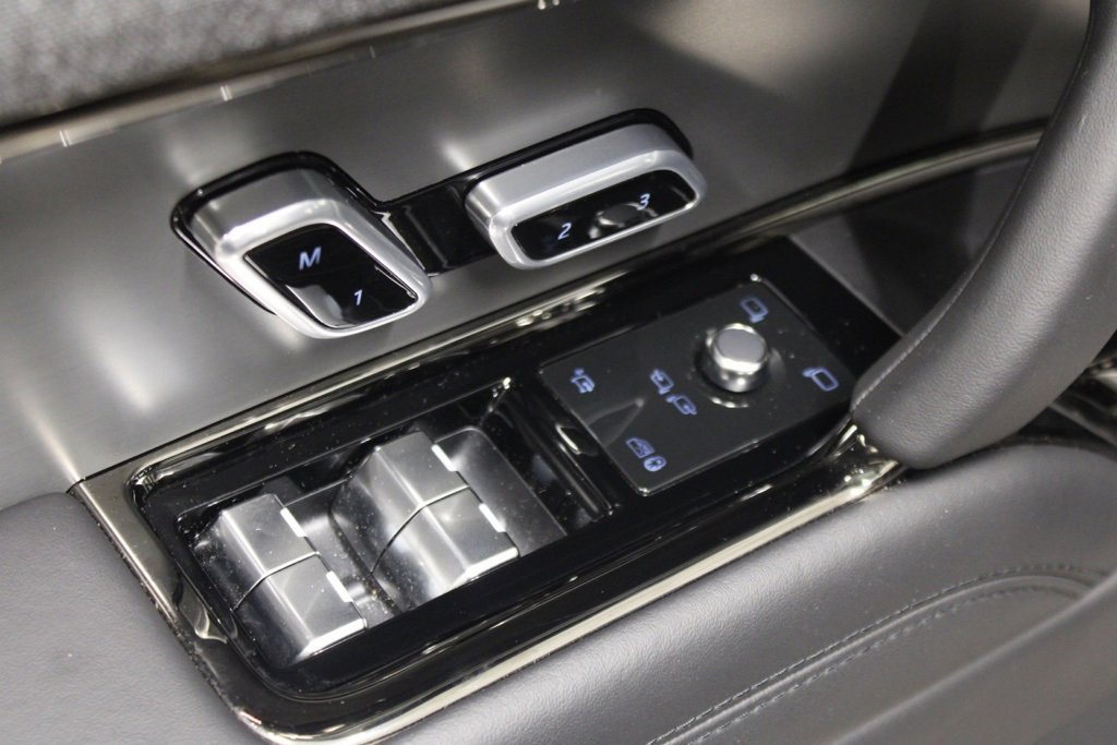 Used 2025 Land Rover Range Rover Sport Dynamic SE image 19