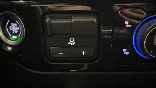 Used 2022 Chevrolet Silverado 1500 LT Trail Boss w/ LT Trail Boss Premium Package AWD/4WD image 30