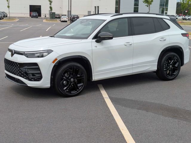 New 2026 Volkswagen Tiguan SE R-Line FWD image 8