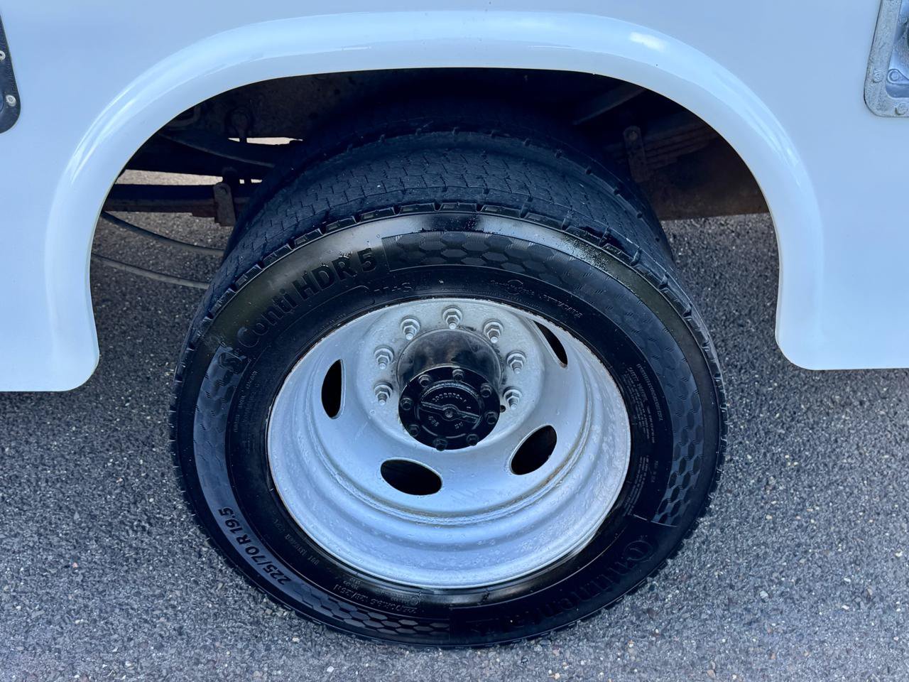 Used 2019 Ford F550 2WD Regular Cab Super Duty image 34
