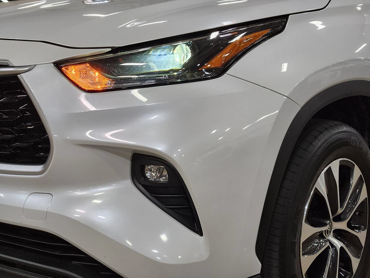 Used 2022 Toyota Highlander XLE FWD image 14