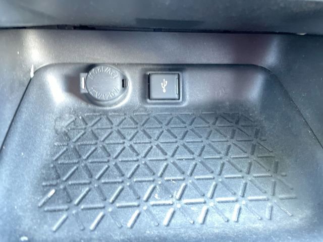 Used 2022 Toyota RAV4 XLE w/ Convenience Package image 24