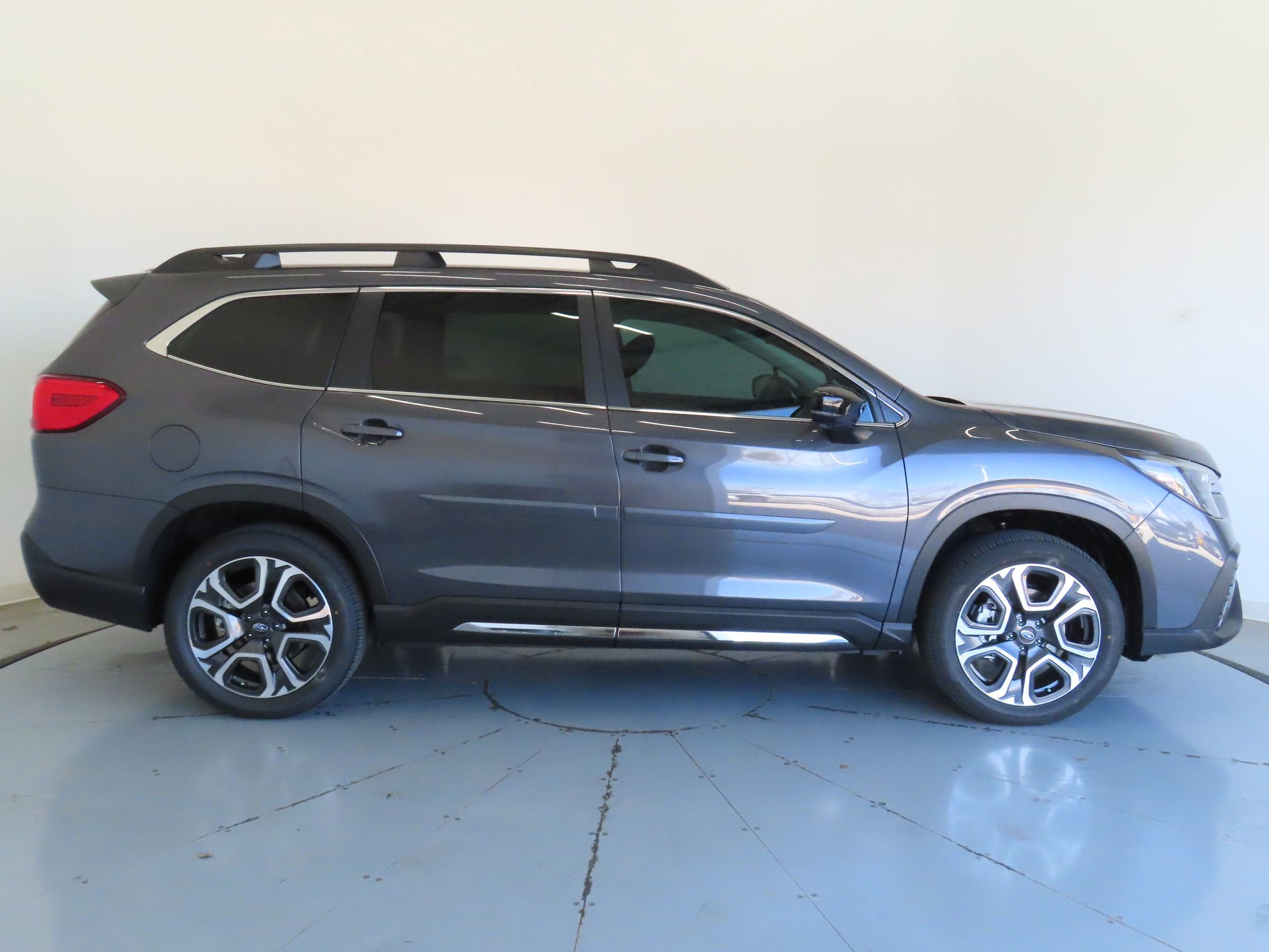 New 2026 Subaru Ascent Limited image 2
