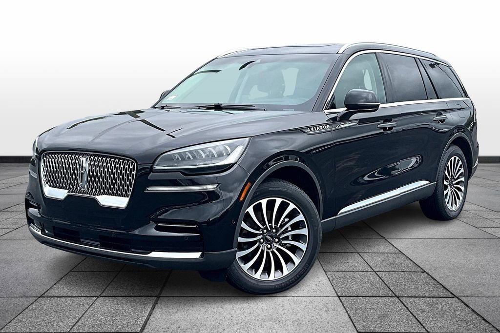 Certified 2023 Lincoln Aviator Reserve w/ Equipment Group 201A image 3