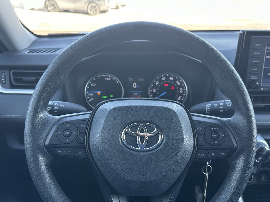 Used 2021 Toyota RAV4 LE image 21