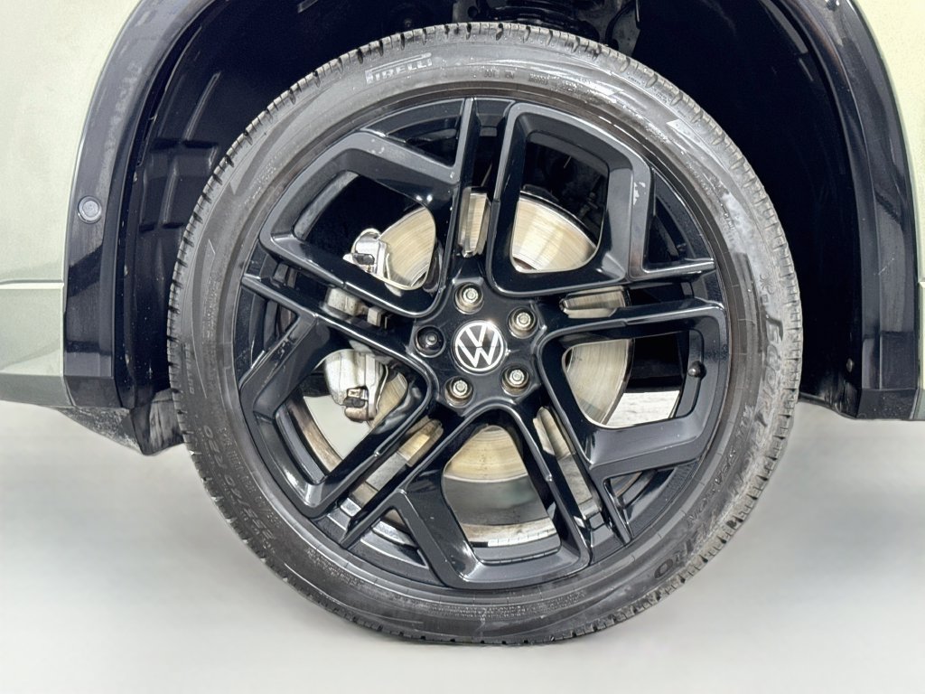 Used 2026 Volkswagen Tiguan SE R-Line AWD/4WD image 11