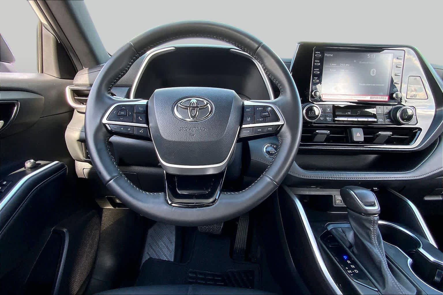 Used 2022 Toyota Highlander XSE AWD/4WD image 6