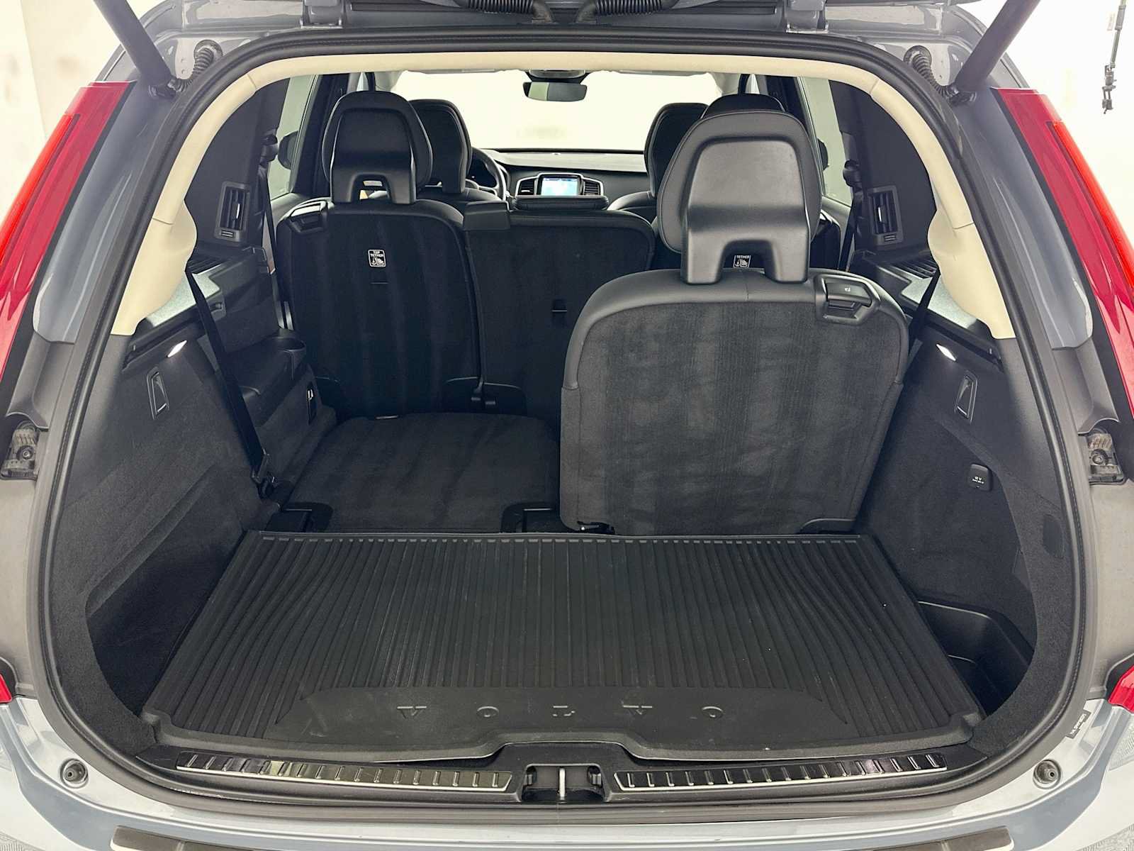 Used 2023 Volvo XC90 B5 Plus w/ Protection Package Premier AWD/4WD image 25
