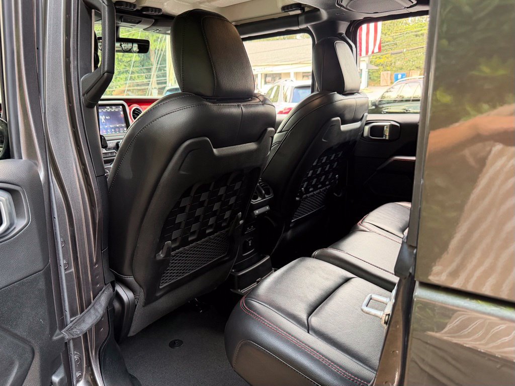Used 2021 Jeep Wrangler Unlimited Rubicon AWD/4WD image 32