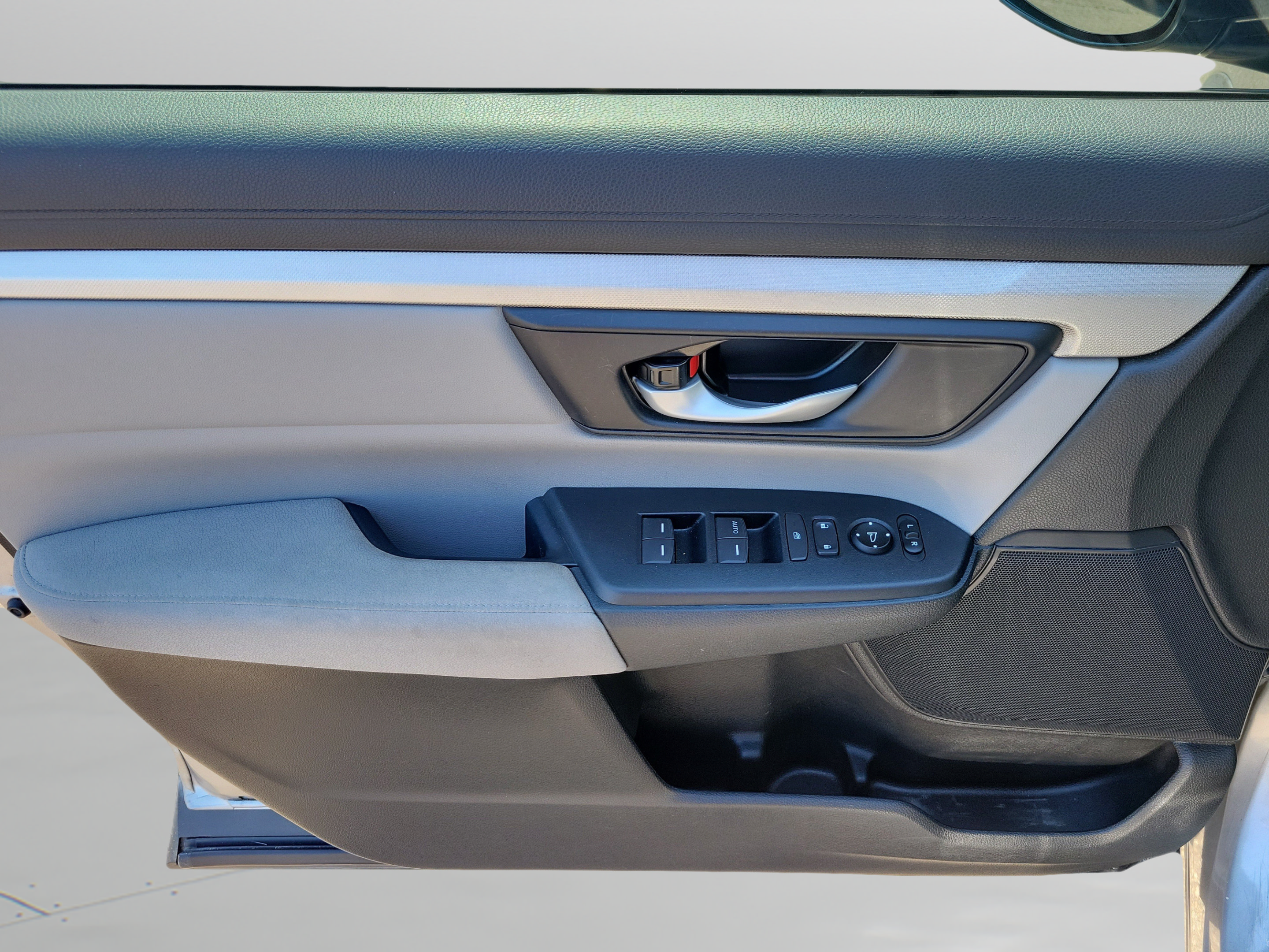 Used 2019 Honda CR-V LX image 21