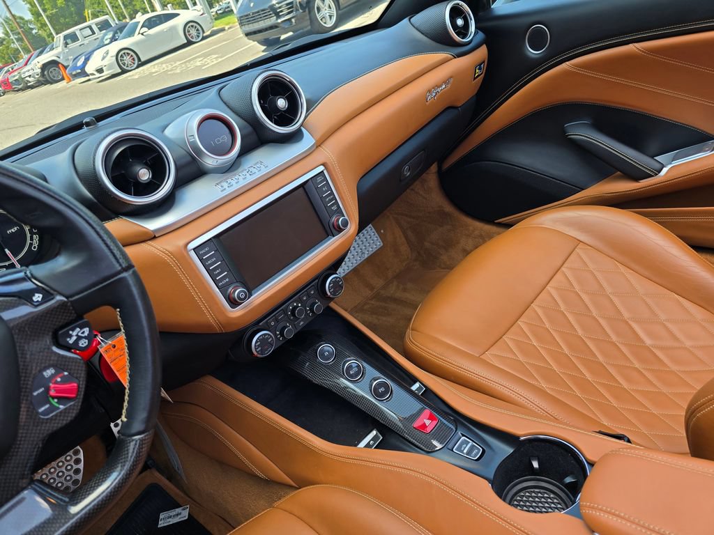 Used 2015 Ferrari California T RWD image 32