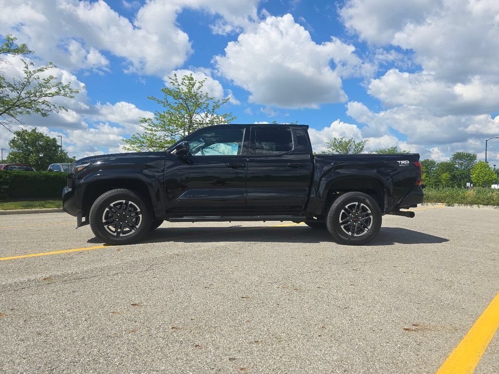 Used 2025 Toyota Tacoma TRD Sport AWD/4WD image 12