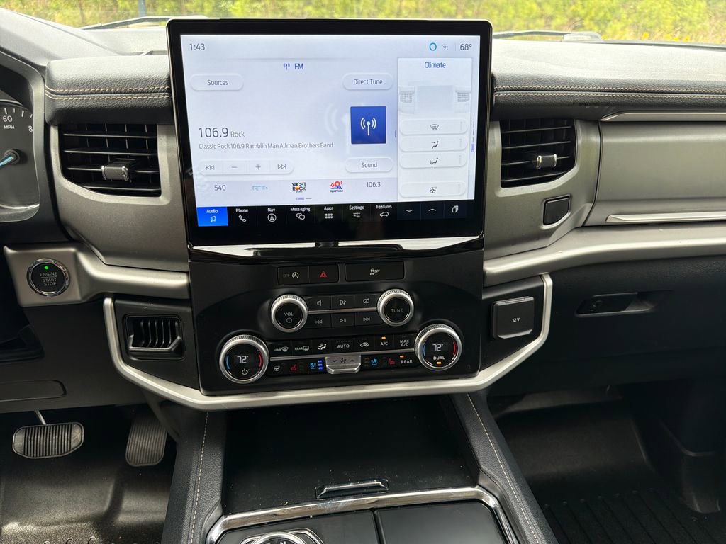 Used 2024 Ford Expedition XLT image 12