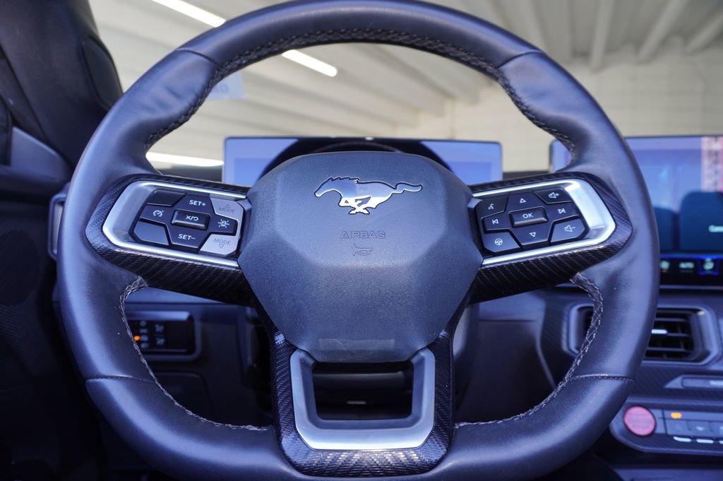 Used 2025 Ford Mustang EcoBoost image 29