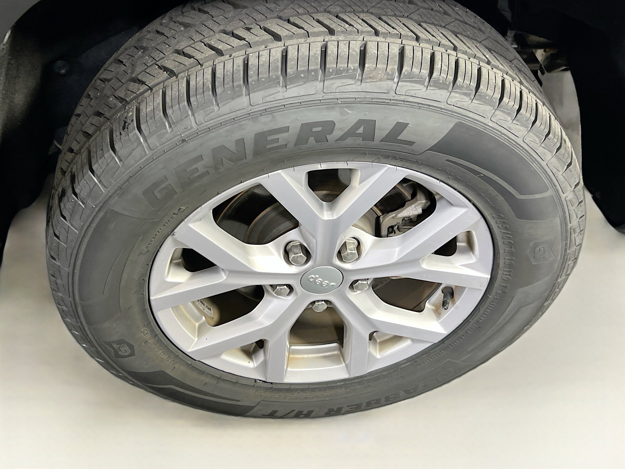 Used 2022 Jeep Grand Cherokee Limited image 27