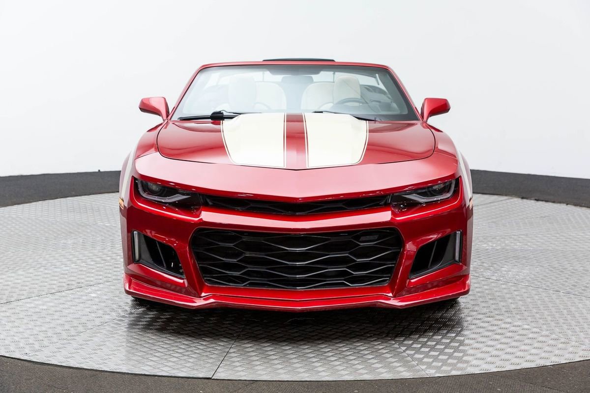 Used 2015 Chevrolet Camaro LT image 3