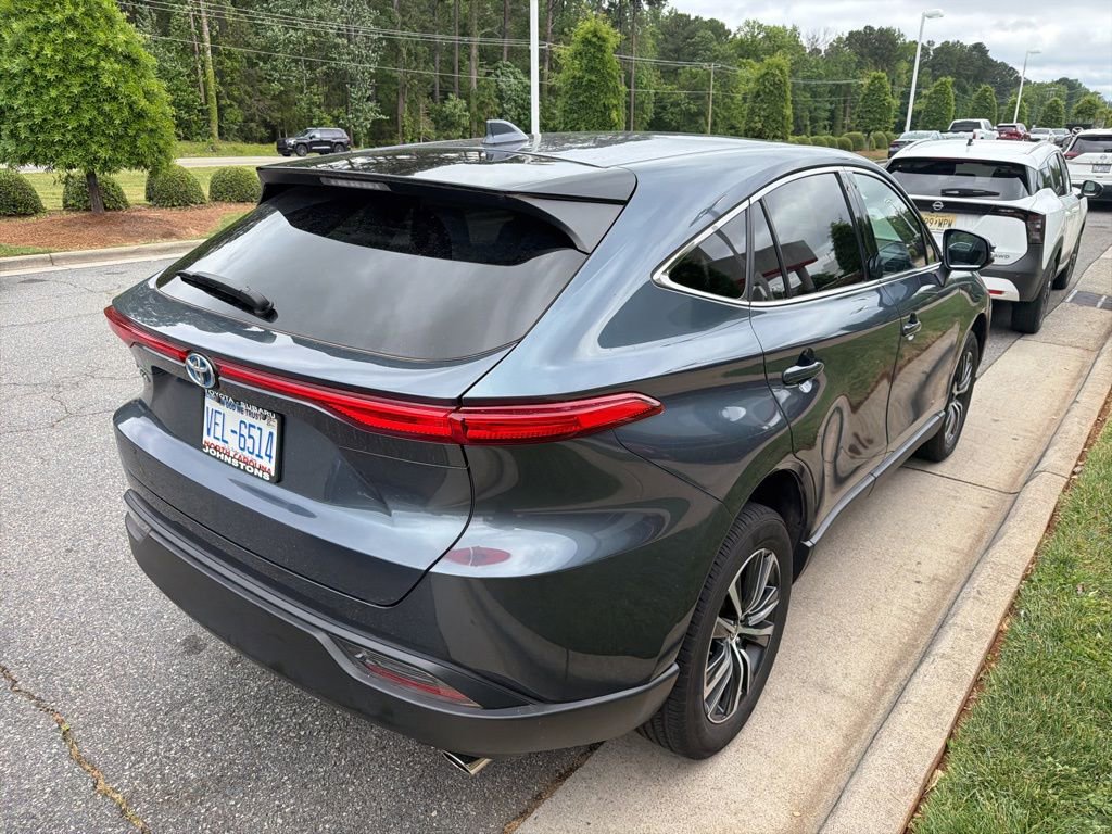 Used 2023 Toyota Venza LE AWD/4WD image 6