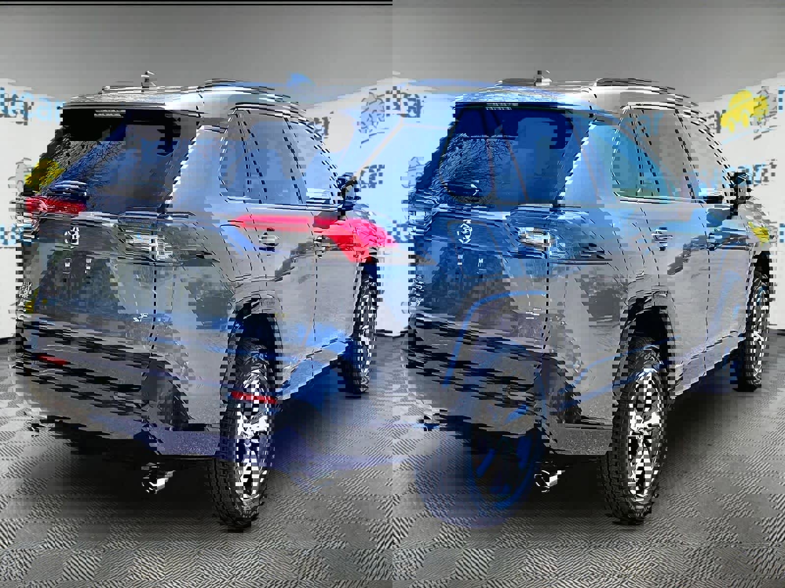 Used 2023 Toyota RAV4 SE w/ Weather & Moonroof Package image 6