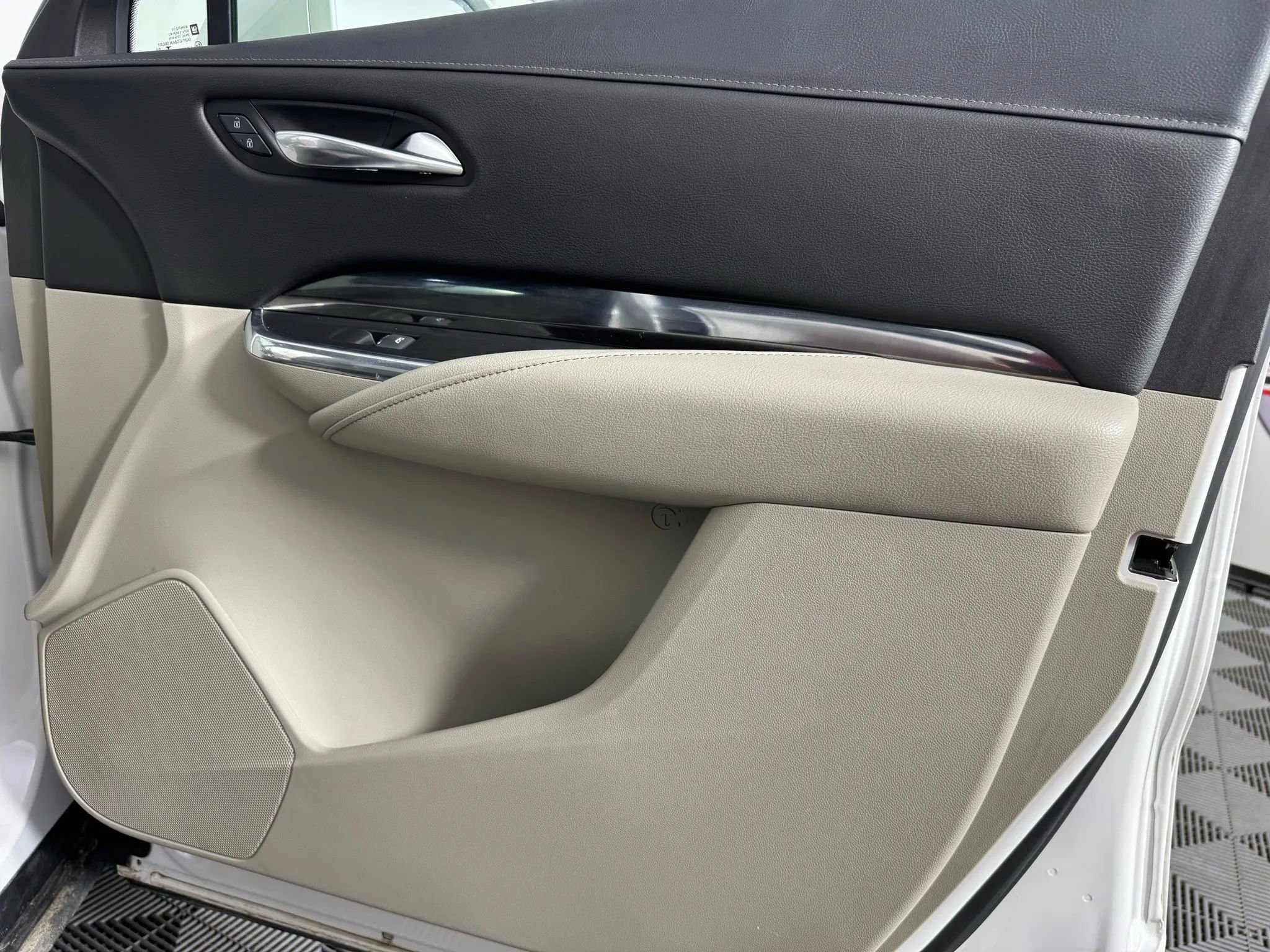 Used 2019 Cadillac XT4 Luxury w/ Cold Weather Package image 42