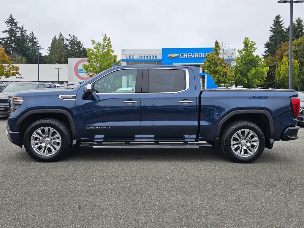 Used 2023 GMC Sierra 1500 Denali w/ Technology Package AWD/4WD image 8