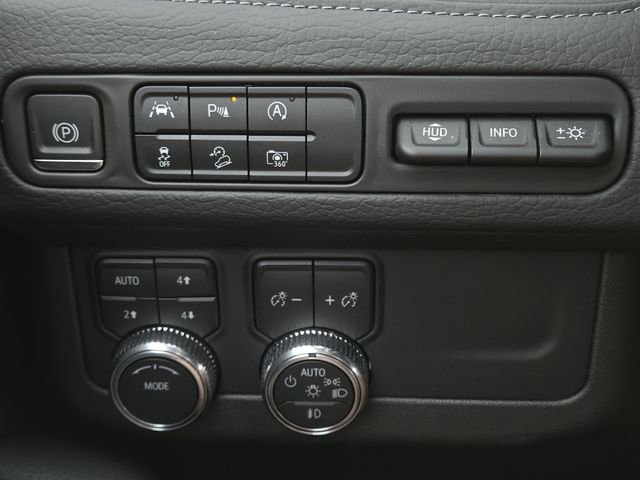 Used 2024 GMC Yukon Denali image 13