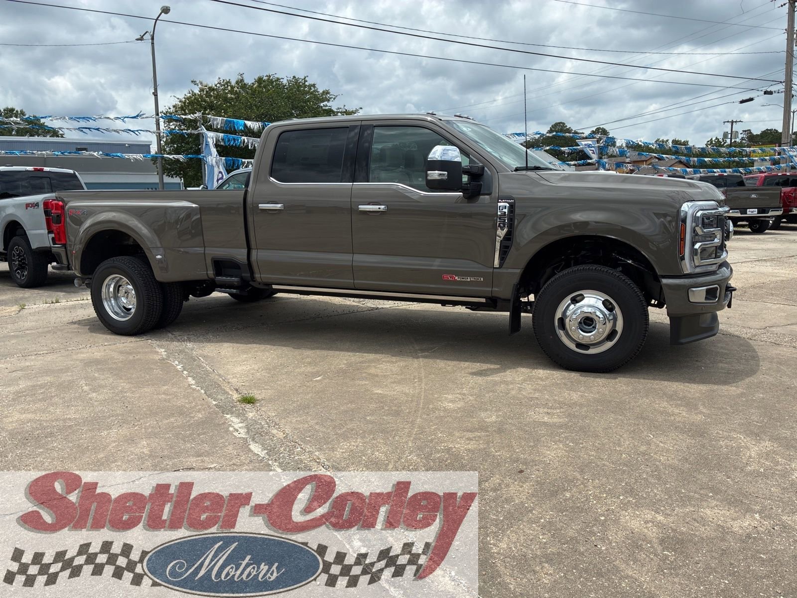 New 2026 Ford F350 Platinum w/ Platinum Plus Package AWD/4WD image 1