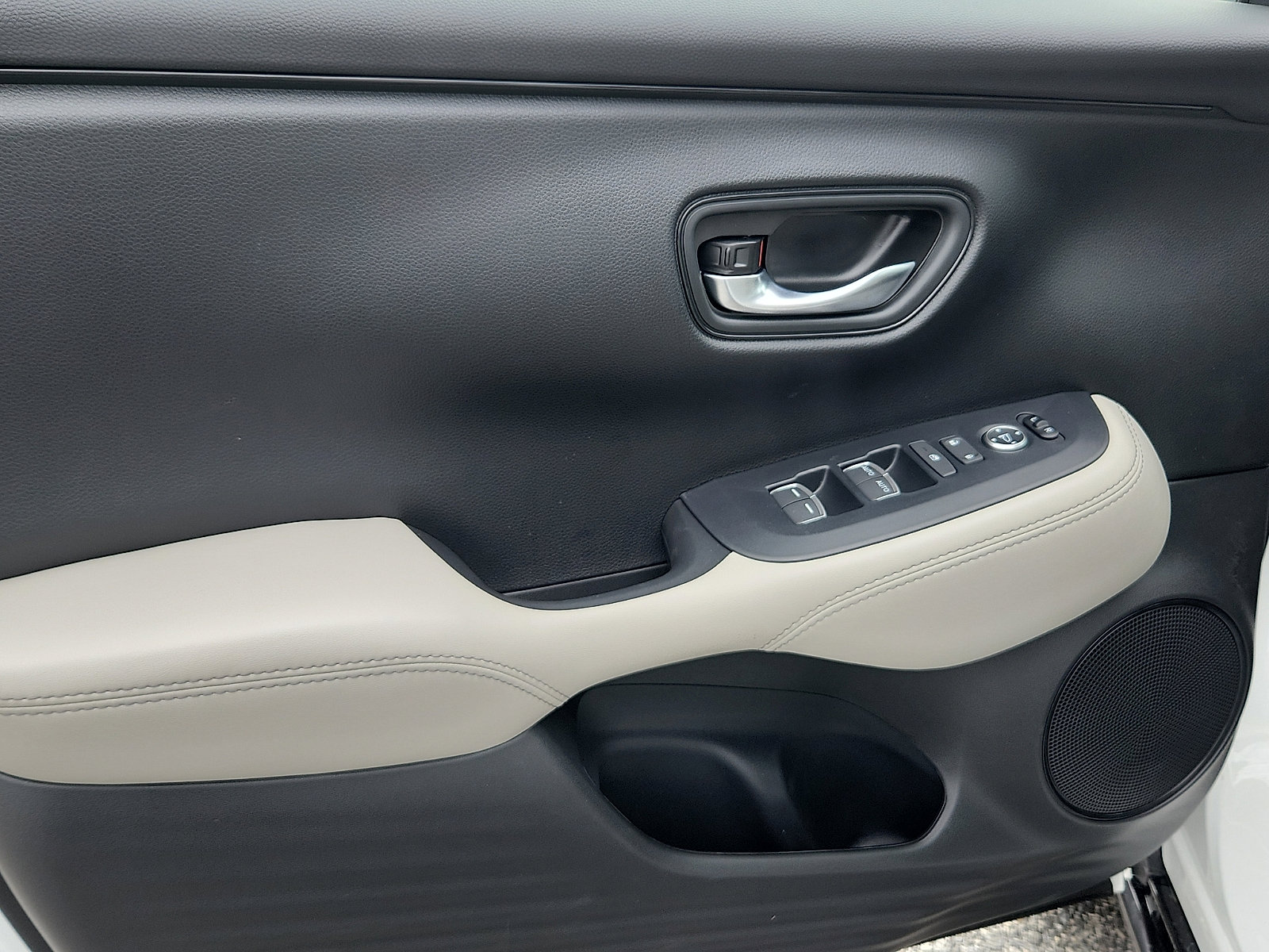 New 2026 Honda HR-V EX-L image 8