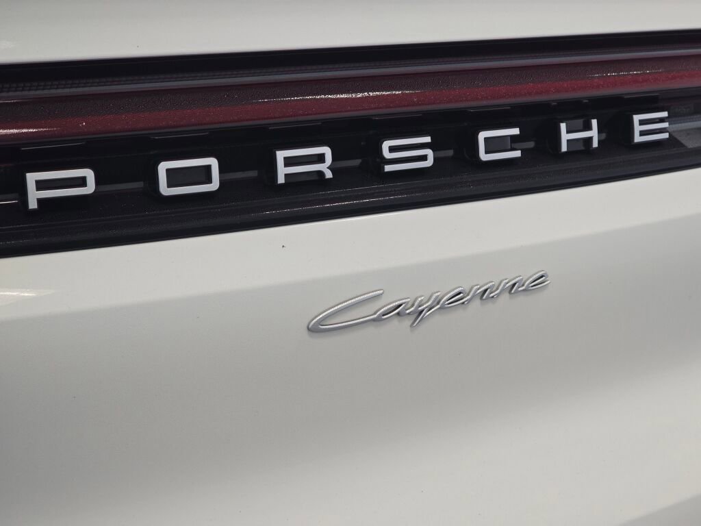 Certified 2025 Porsche Cayenne Coupe image 35
