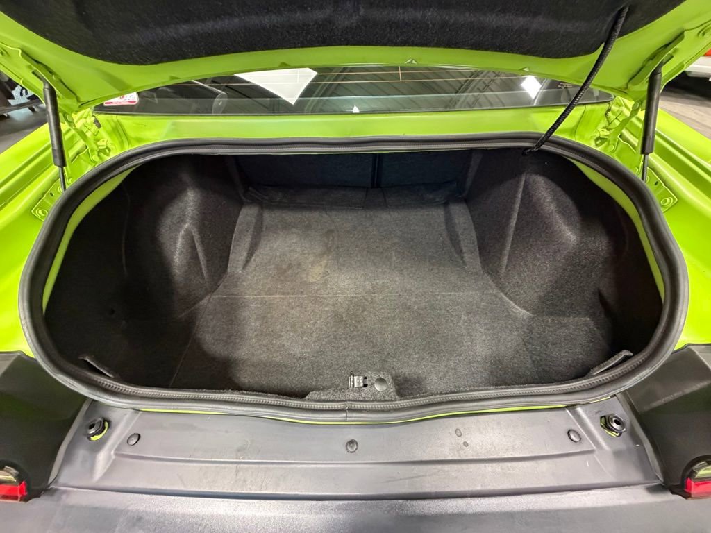 Used 2015 Dodge Challenger R/T Scat Pack w/ Scat Pack Appearance Package RWD image 41