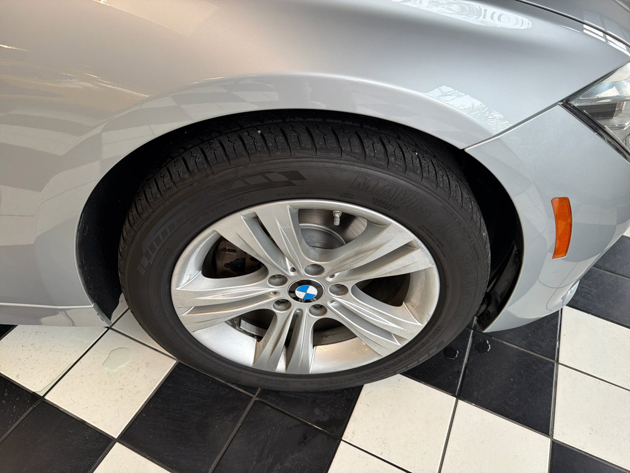 Used 2017 BMW 330i xDrive 330i xDrive SULEV Sedan image 8