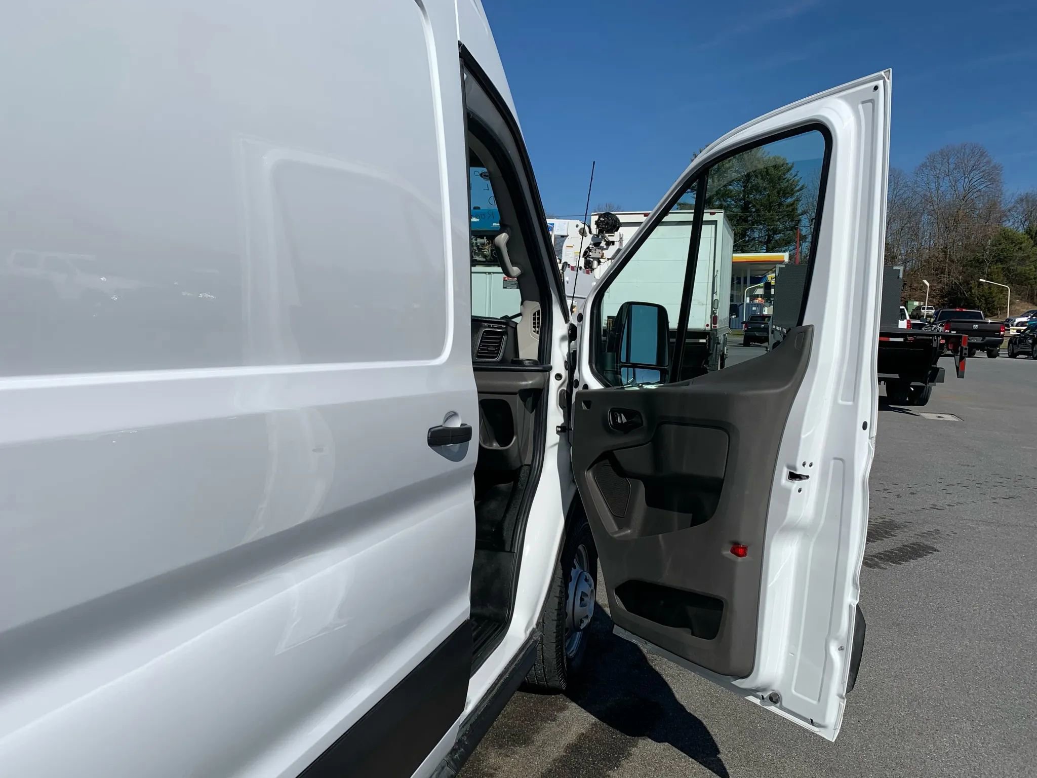 Used 2024 Ford Transit 250 148 High Roof Extended AWD image 20