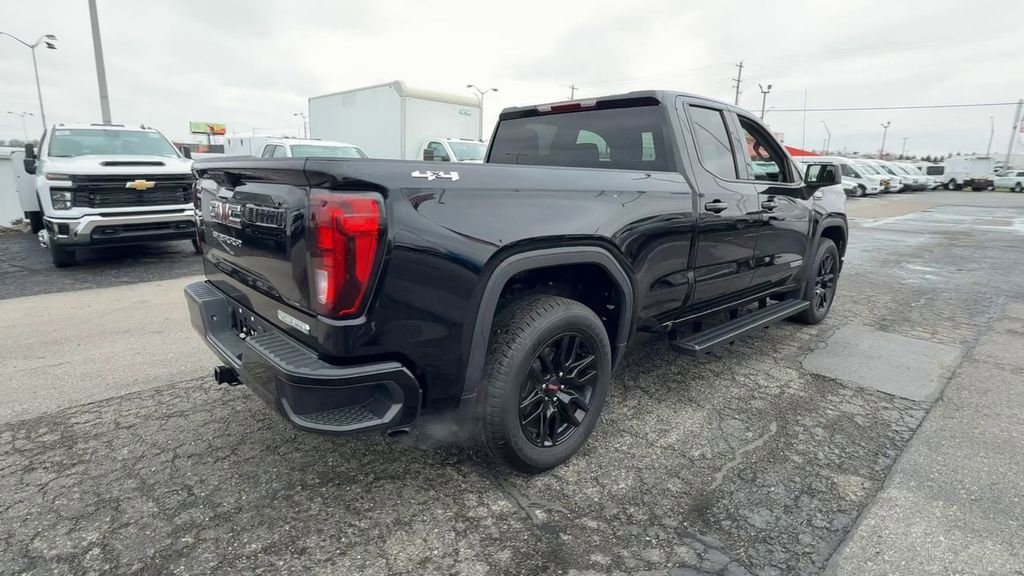 Used 2025 GMC Sierra 1500 Elevation AWD/4WD image 8