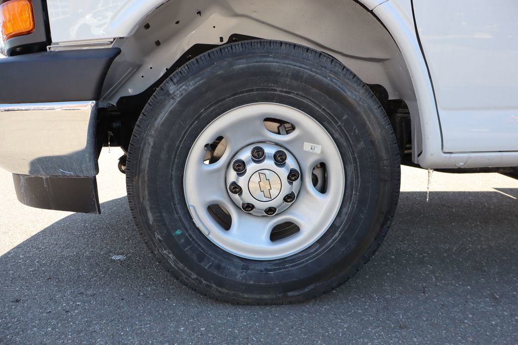 New 2026 Chevrolet Express 3500 w/ Power Convenience Package image 20