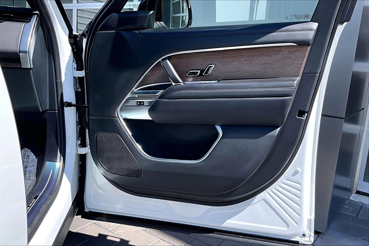 Used 2025 Land Rover Range Rover SE image 23