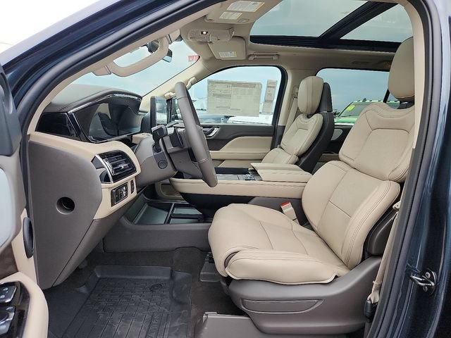 New 2024 Lincoln Navigator L Reserve AWD/4WD image 6