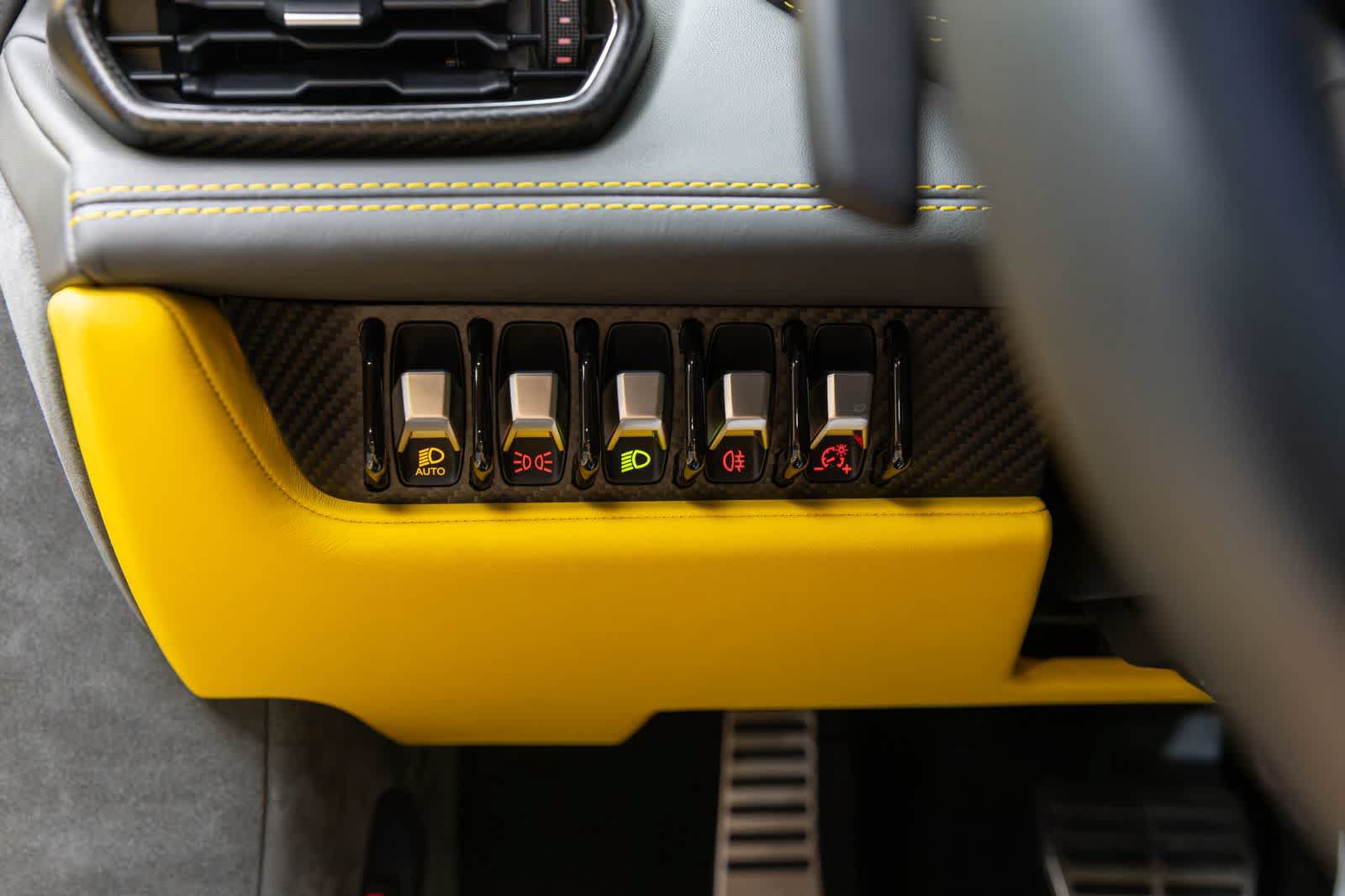 Used 2023 Lamborghini Huracan Tecnica RWD image 30