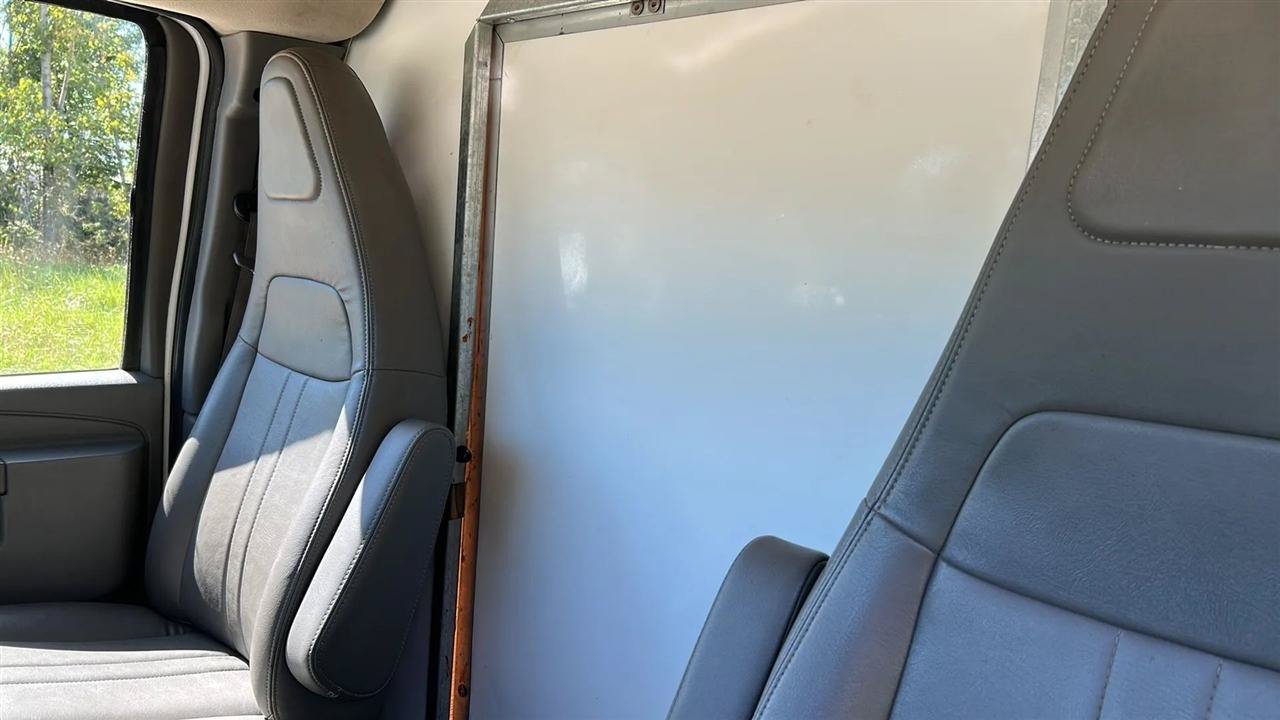 Used 2019 Chevrolet Express 3500 Extended w/ Driver Convenience Package RWD image 35