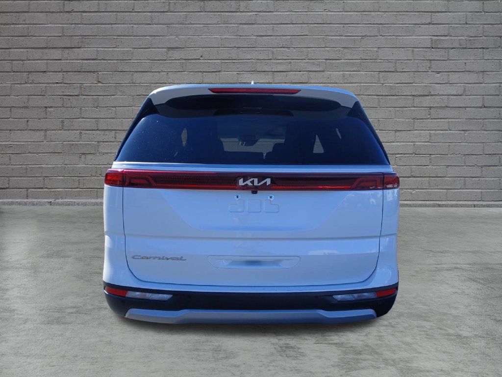Used 2022 Kia Carnival LX FWD image 4