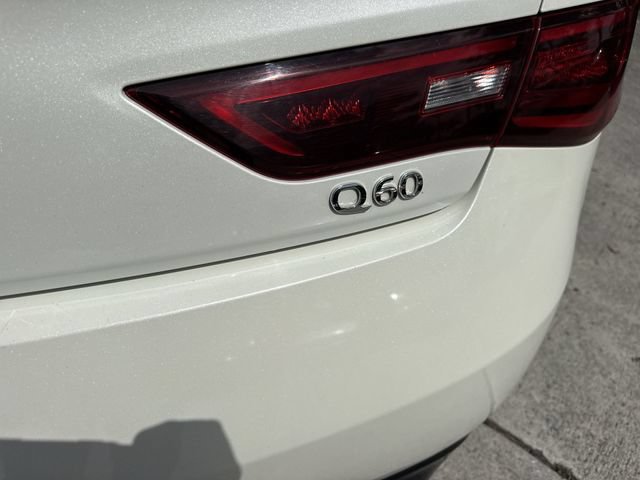 Used 2018 INFINITI Q60 3.0t Luxe w/ Sensory Package 3.0T Luxe RWD image 24