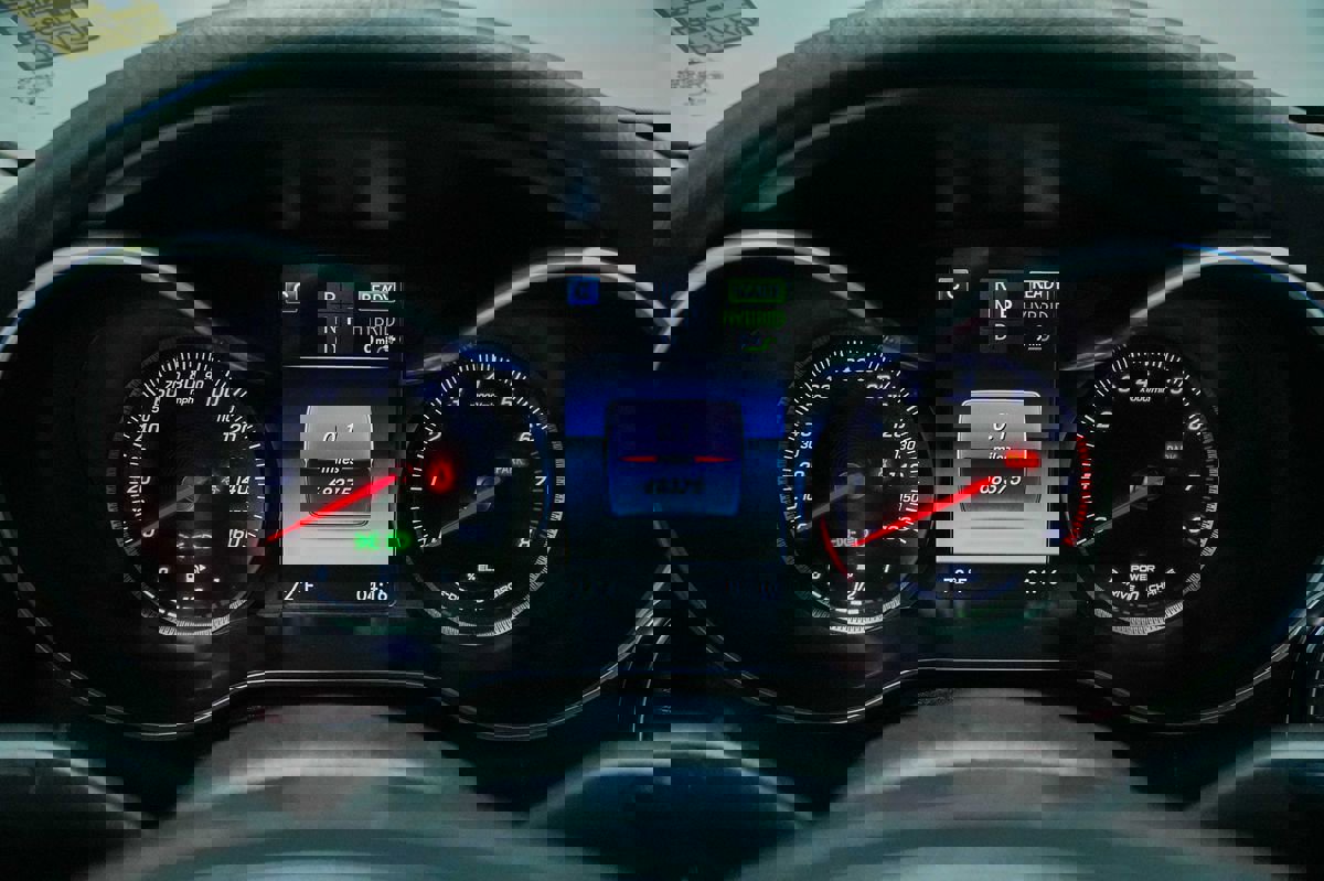 Used 2016 Mercedes-Benz C 350e Sedan image 20