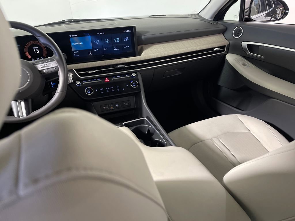 Certified 2025 Hyundai Sonata SEL FWD image 17