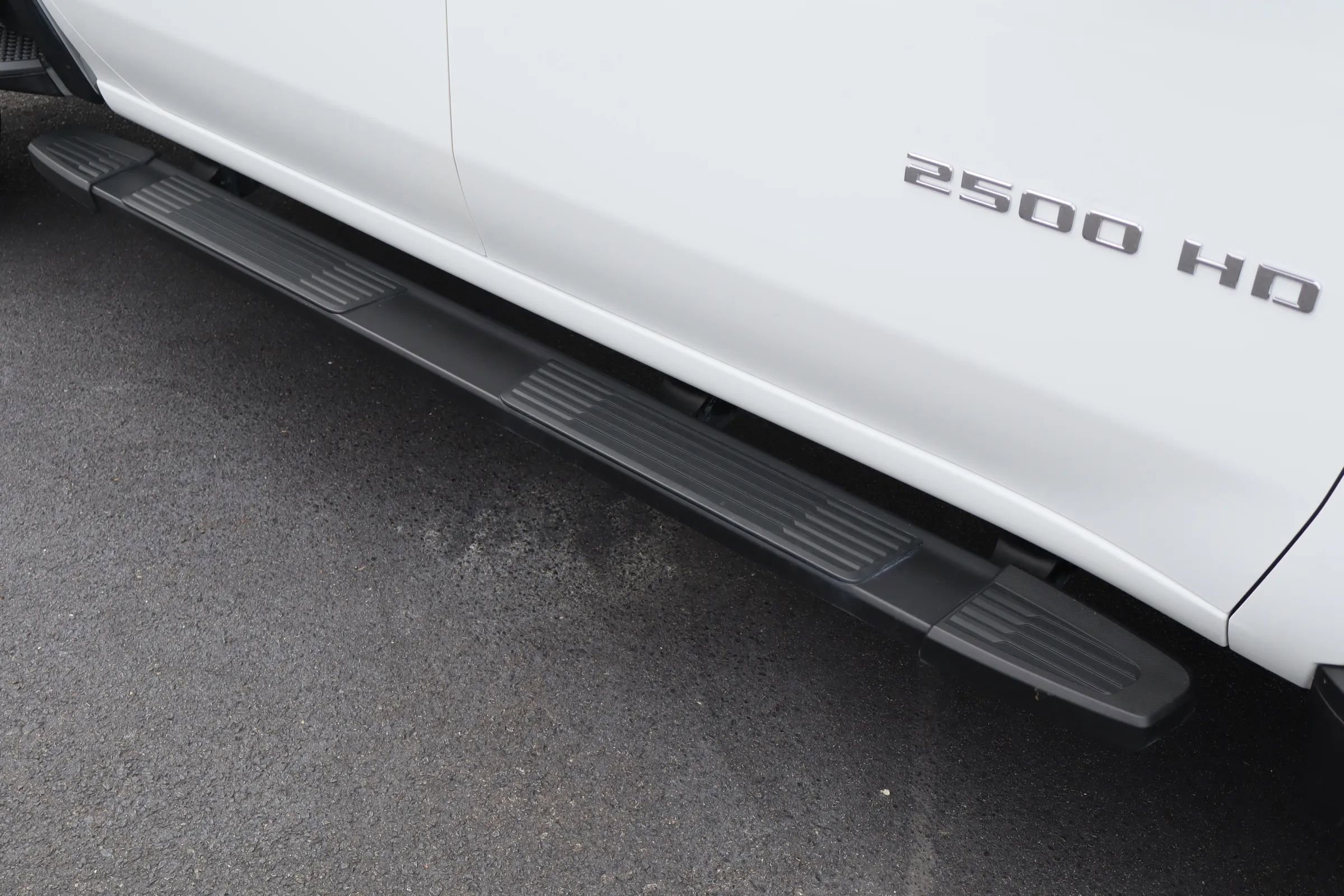 Used 2025 Chevrolet Silverado 2500 Custom w/ Custom Value Package image 9