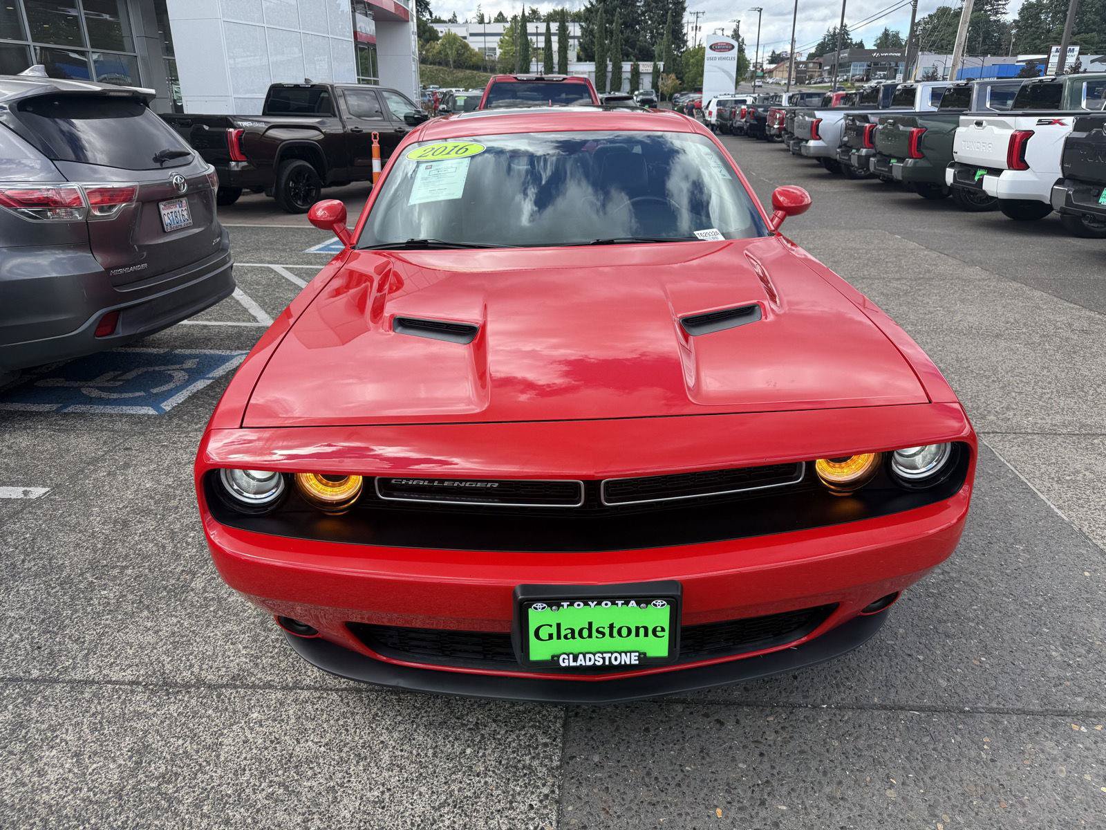 Used 2016 Dodge Challenger SXT Plus RWD image 8