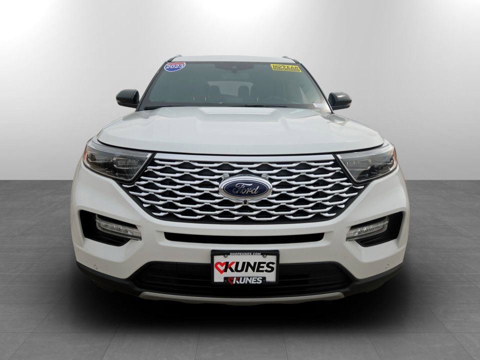 Used 2023 Ford Explorer Platinum w/ Technology Package image 3