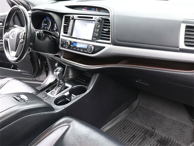 Used 2019 Toyota Highlander XLE image 30