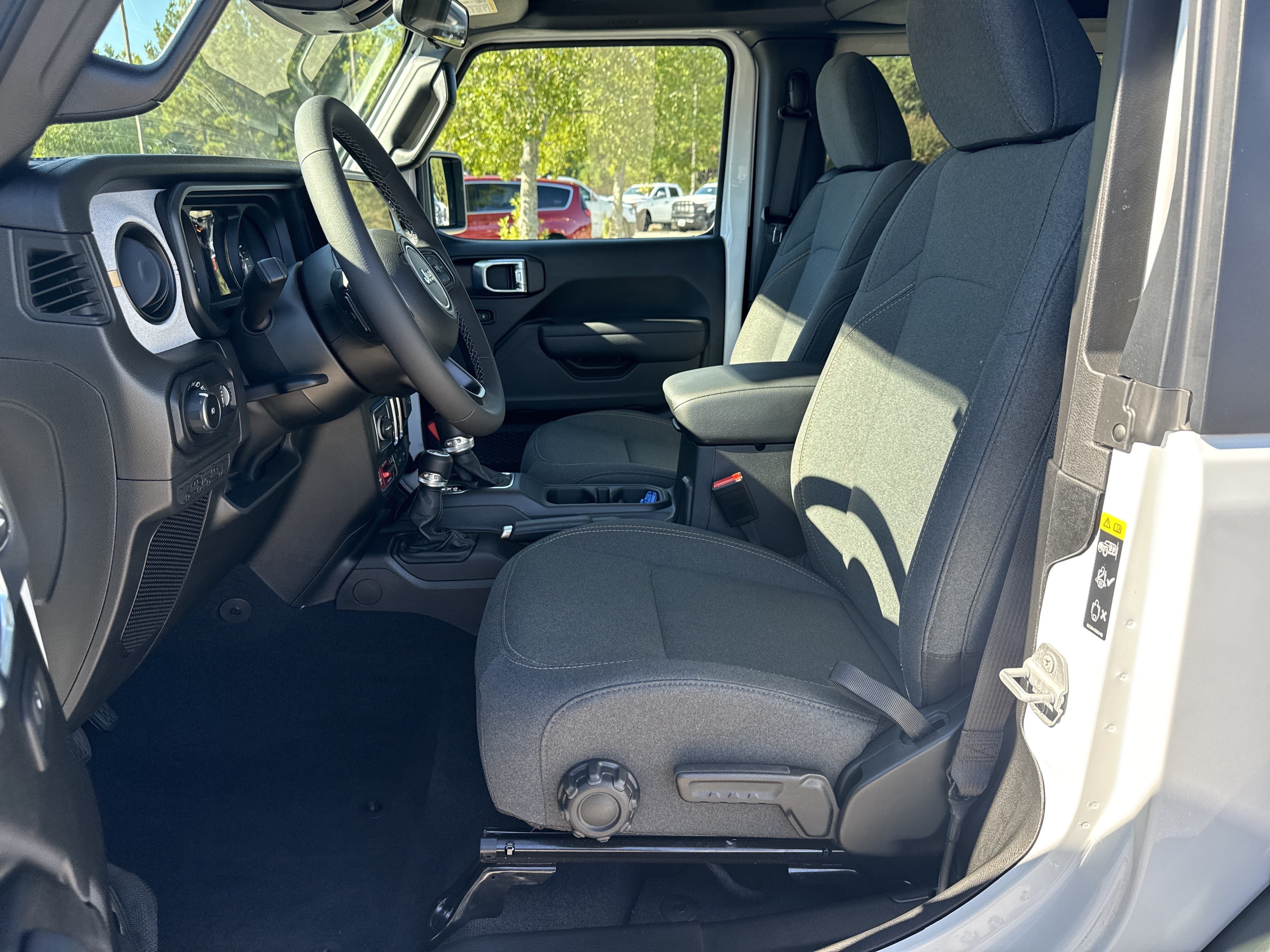 Used 2026 Jeep Wrangler Sport AWD/4WD image 9