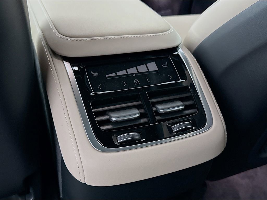 New 2026 Volvo XC90 B6 Plus w/ Protection Package Premier image 26