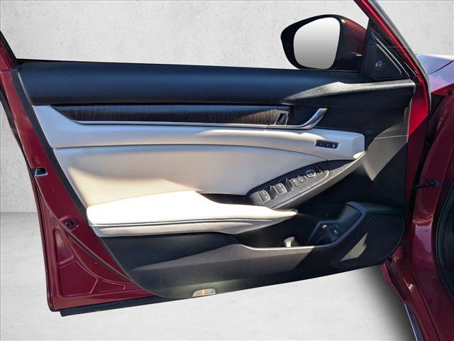 Used 2020 Honda Accord Touring image 11