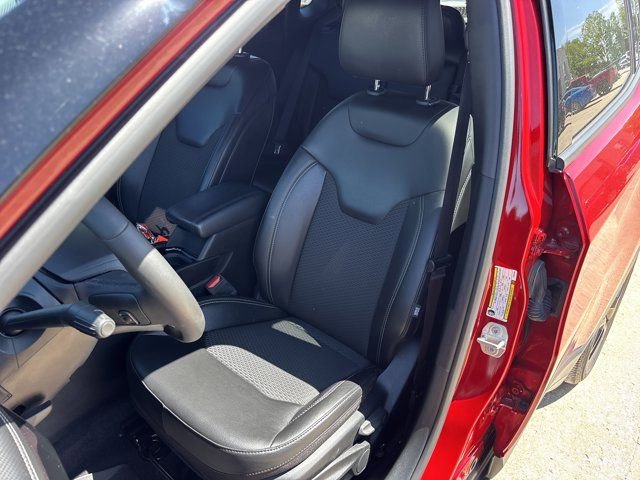 Used 2023 Jeep Compass Altitude AWD/4WD image 17